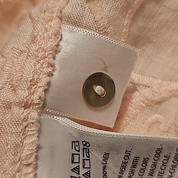 St. Tropez women's light pink top. Embrodery.V neck with three buttons. - Picture 11 of 11